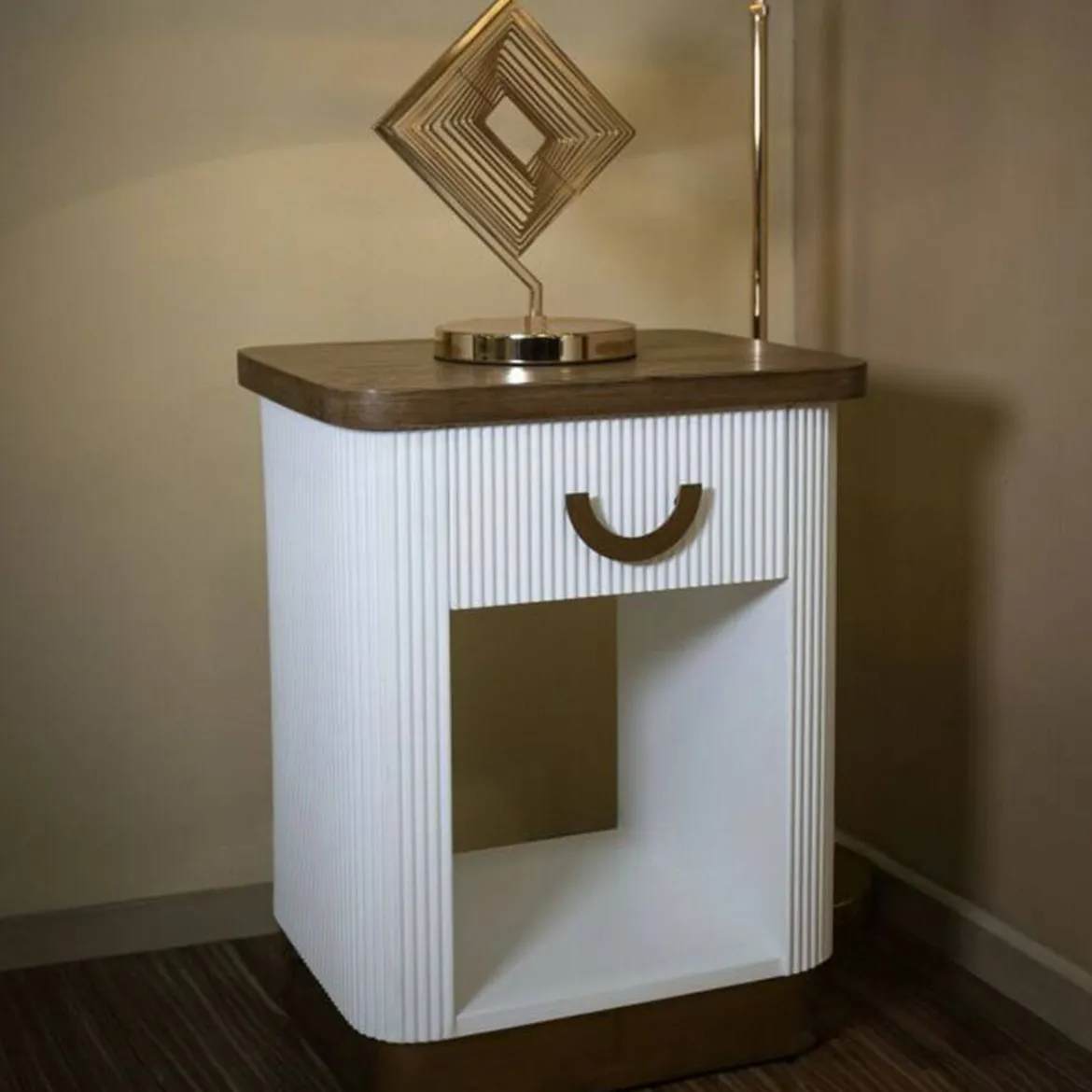 Comodino 2 ripiani bianco e marrone 48x40x62h cm - Fagends