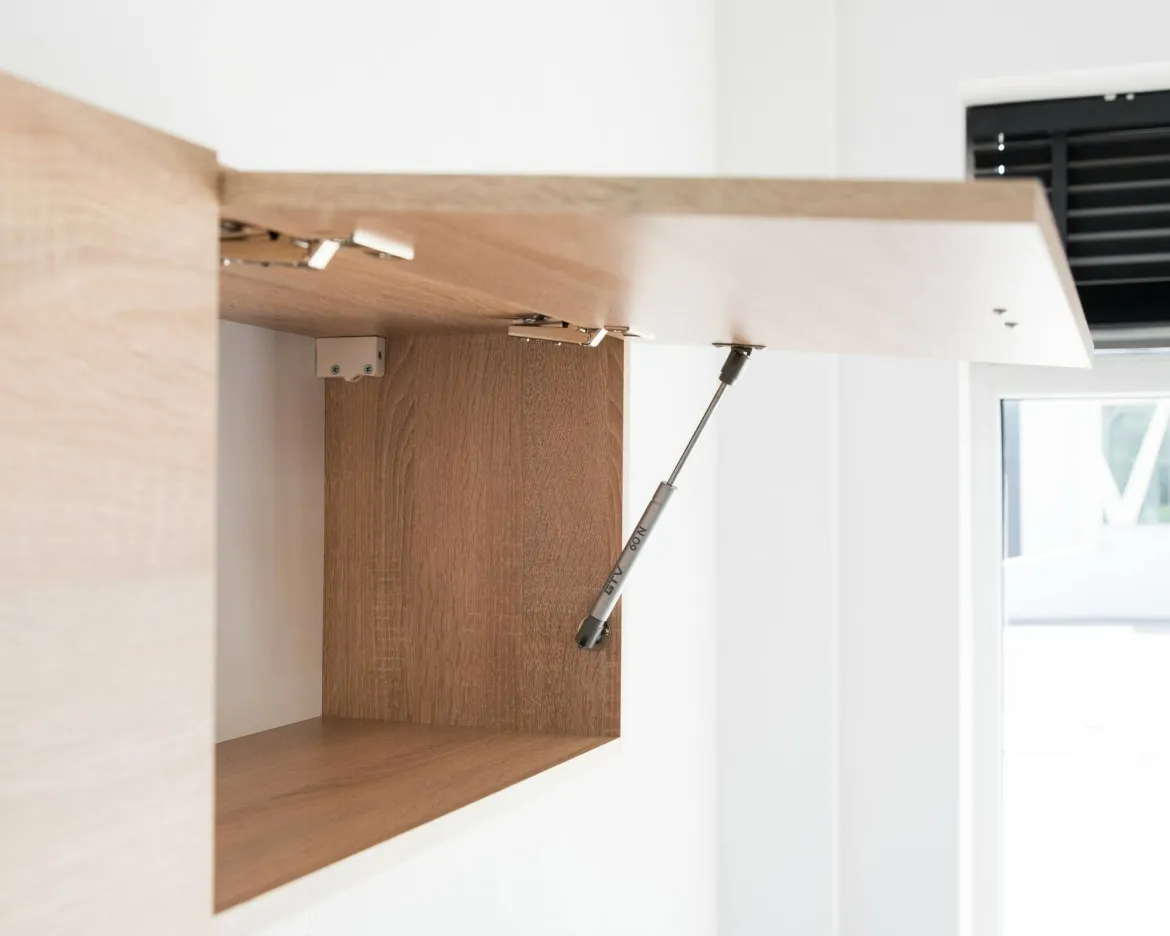 Cucina Marrone Rovere un Ripiano Modulabile, un Cassetto - Camerino