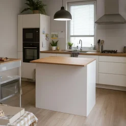 Isola cucina compatta per piccoli spazi 125x90x90h cm bianca lucida e rovere - Analiza