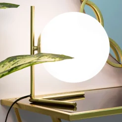 Lampada da Tavolo Bianco Opaco oro Necessaria 1 Lampadina Attacco e14, Interruttore Manuale - Paraty