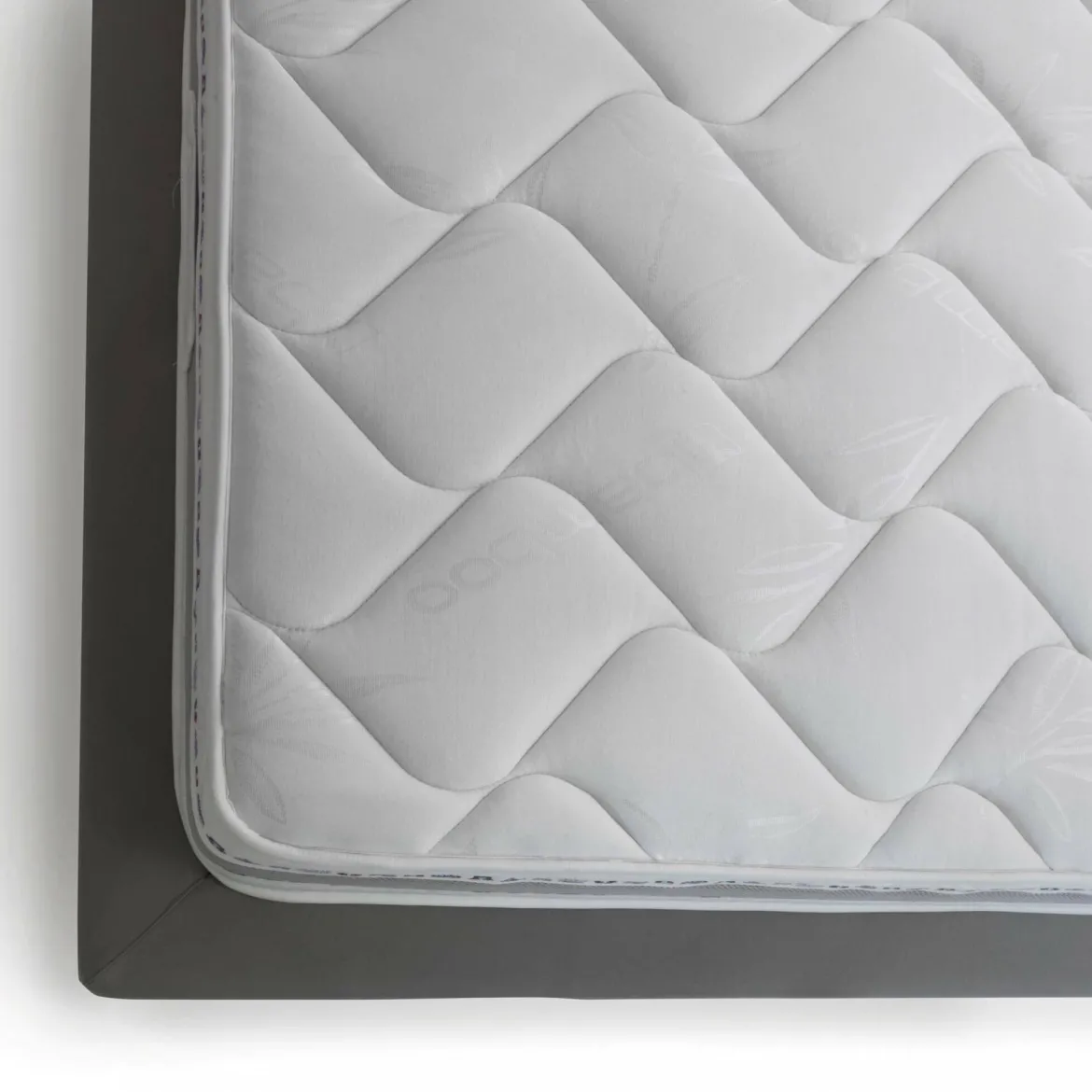 Materasso comfort naturale notturno matrimoniale 180x200 in Memory Foam sfoderabile - Aghi