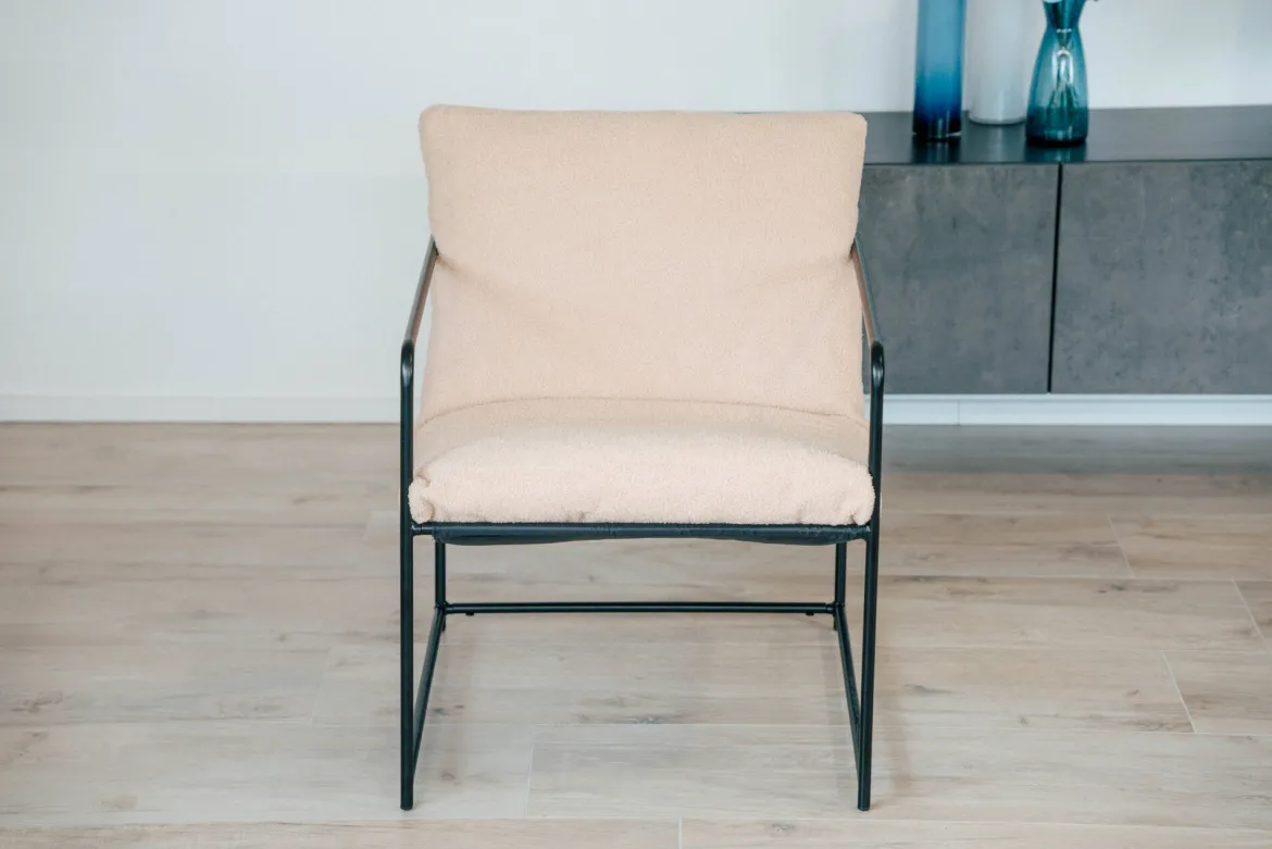 Poltrona design in metallo e tessuto bianco - Appare