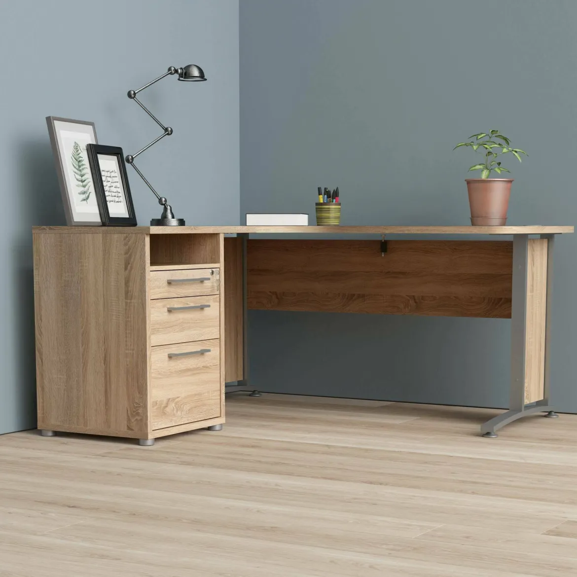 Scrivania angolare grigia e quercia 159x150cm con 3 cassetti - Alfango