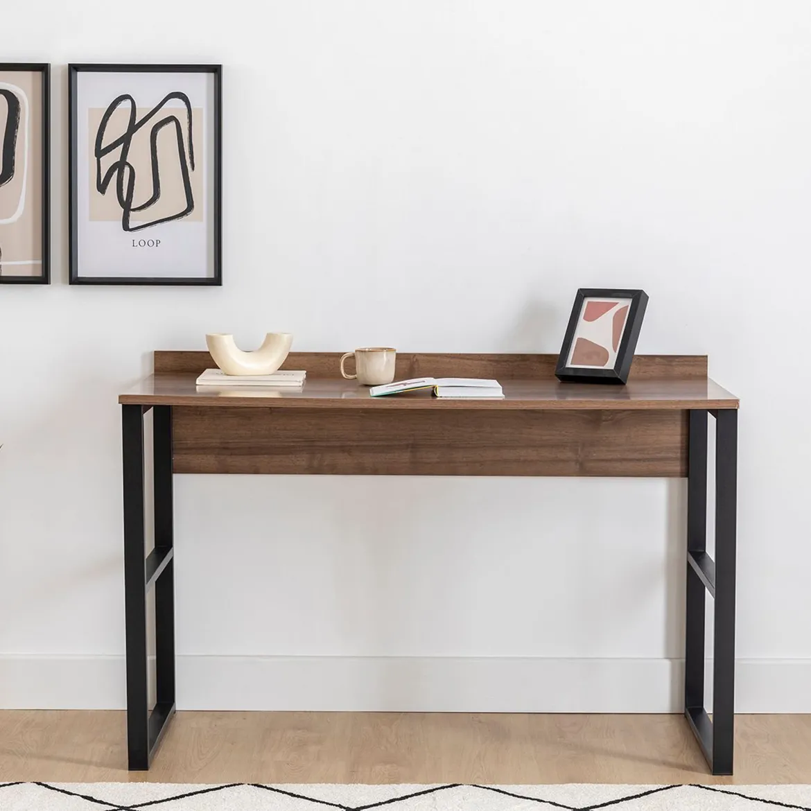 Scrivania Marrone Noce Nero un Ripiano Sfumatura Colore Ripiano Noce 112x60x79h cm, Colore Struttura Nero - Chietino