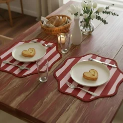 Set 2 Tovagliette/Sottopiatti in Ecopelle Hart, Rosso e Rosa 40x40 cm, Fantasia a righe, Lavabili e Antiscivolo, Indoor/Outdoor, Made in Italy