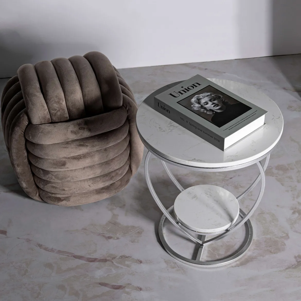 Tavolino da Salotto Argento Bianco Marmo Struttura a Cuore Forma Rotondo 40x40x46h cm, Colore Ripiano Bianco - Masaka
