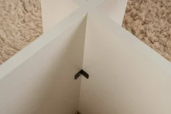 Tavolino da Salotto Bianco Portariviste Forma Rettangolare 105x65x40h cm, Materiale Piano in Vetro - Azriel