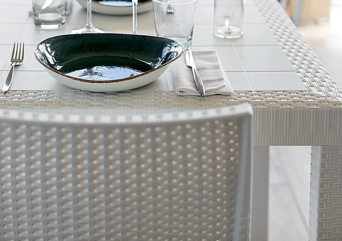 Tavolo da giardino effetto rattan 10 posti 150x90cm bianco - Adila