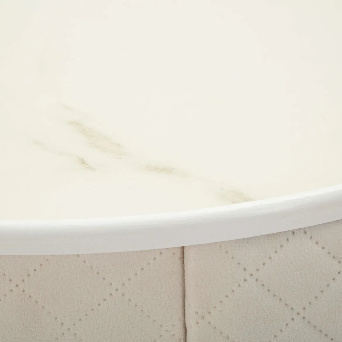 Toeletta Bianco Crema oro un Cassetto Rivestimento in Velluto Trapuntato 52x52x70h cm, Sfumatura Colore Struttura Crema - Mbale