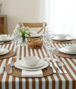 Tovaglia rettangolare no stiro 180x140 cm, beige e rosso scuro - Equilibrista - By Sarah Balivo