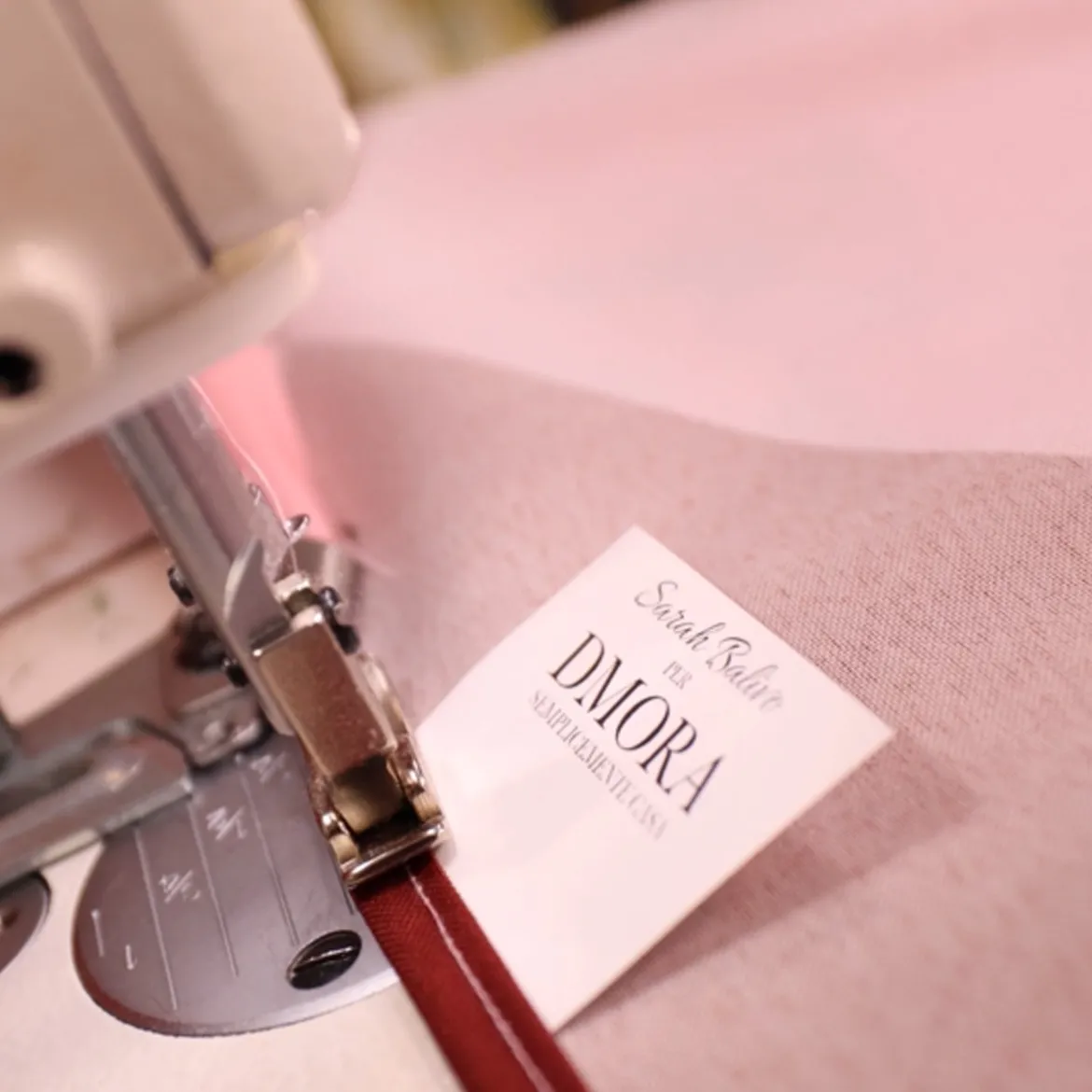 Tovaglia rettangolare no stiro 180x140 cm, tortora e bianco - Acrobata - By Sarah Balivo