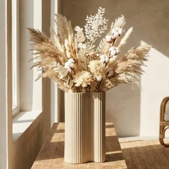 Vaso Beige Superficie Ondulata con Finitura Opaca, - Fase